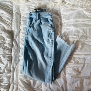 Abercrombie Mom Jean High Rise 8R 29 A&F Distressed Denim
